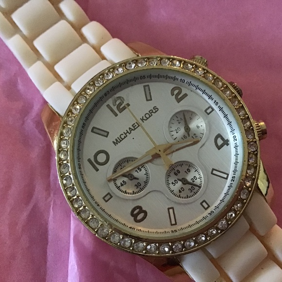 Michael Kors Ladies White Silicone Watch - Picture 1 of 5